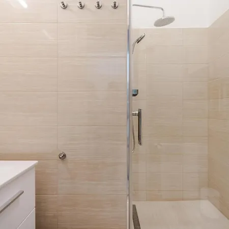 Oktogon Premium On Bright Boulevard With A/c Appartamento Budapest
