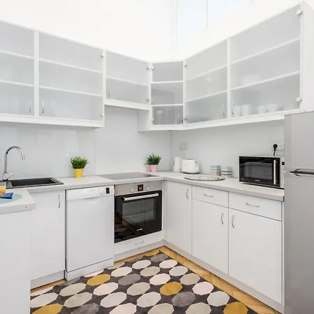 Oktogon Premium On Bright Boulevard With A/c Appartamento *