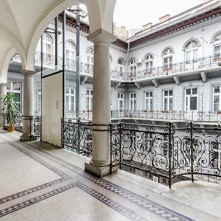 Appartamento Oktogon Premium On Bright Boulevard With A/c
