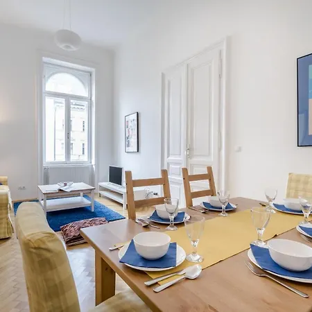 Oktogon Premium On Bright Boulevard With A/c Appartamento *
